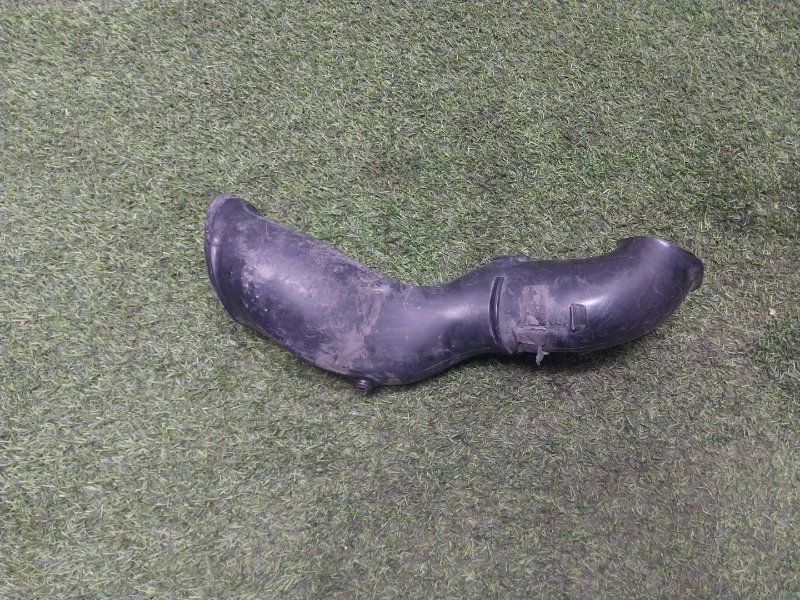 Патрубок воздушного фильтра