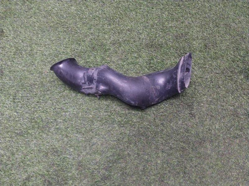 Патрубок воздушного фильтра