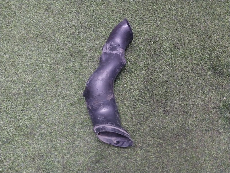 Патрубок воздушного фильтра