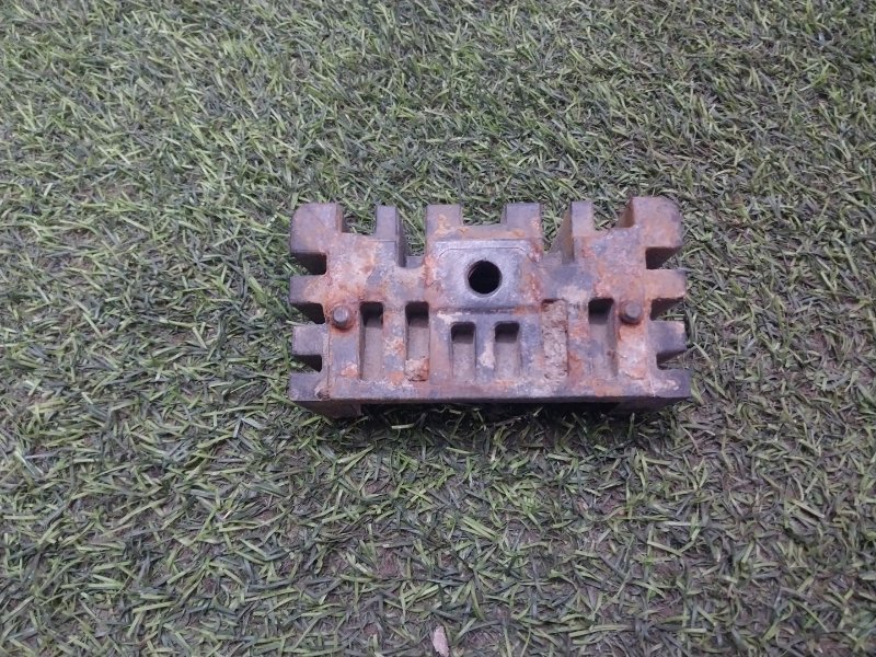 Заглушка поддомкратника