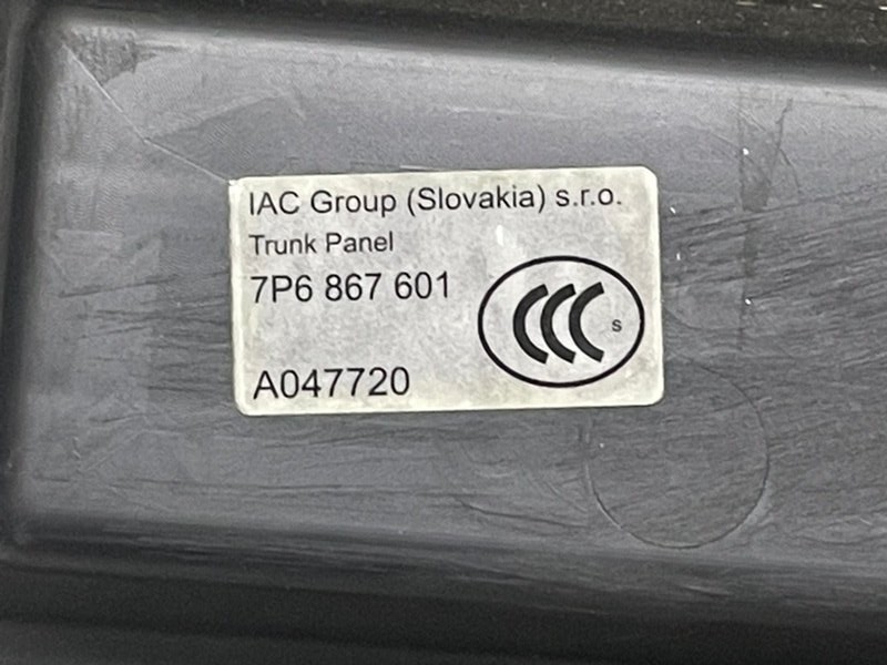 Обшивка крышки багажника