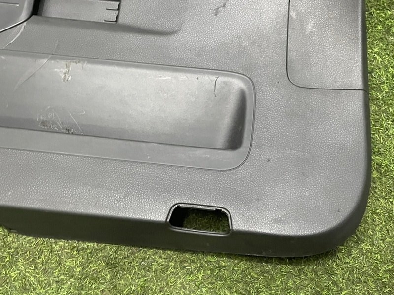 Обшивка крышки багажника