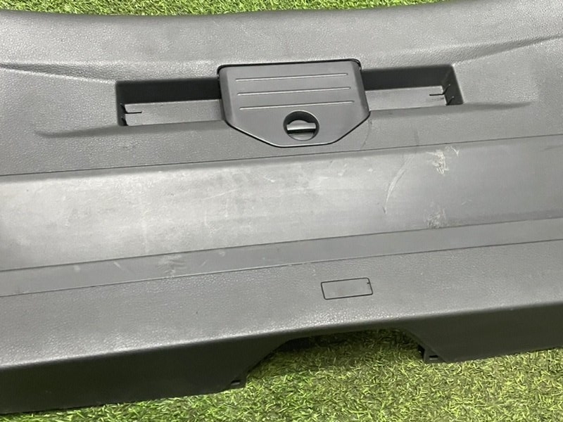 Обшивка крышки багажника