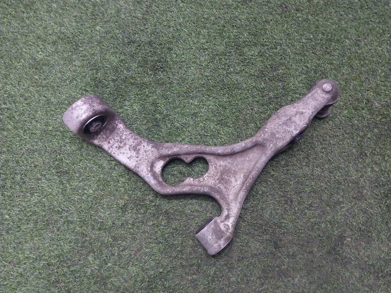 Рычаг передний левый