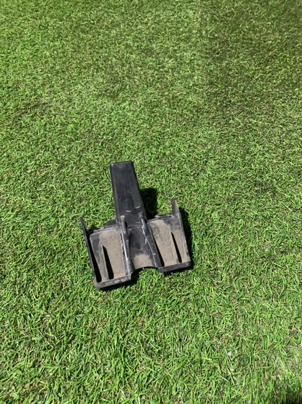 Кронштейн заднего бампера