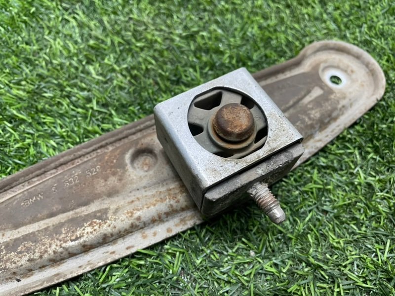 Кронштейн глушителя