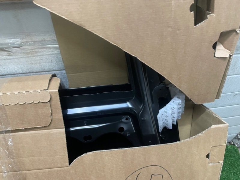 Дверь задняя левая