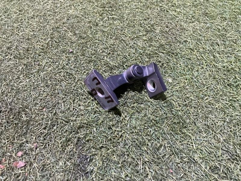 Петля двери передней правой верхняя