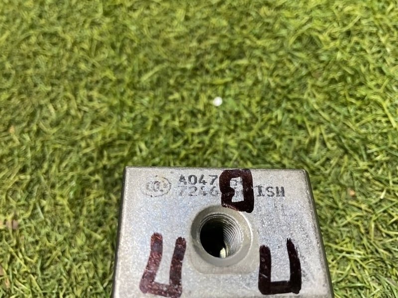 Петля двери передней правой верхняя