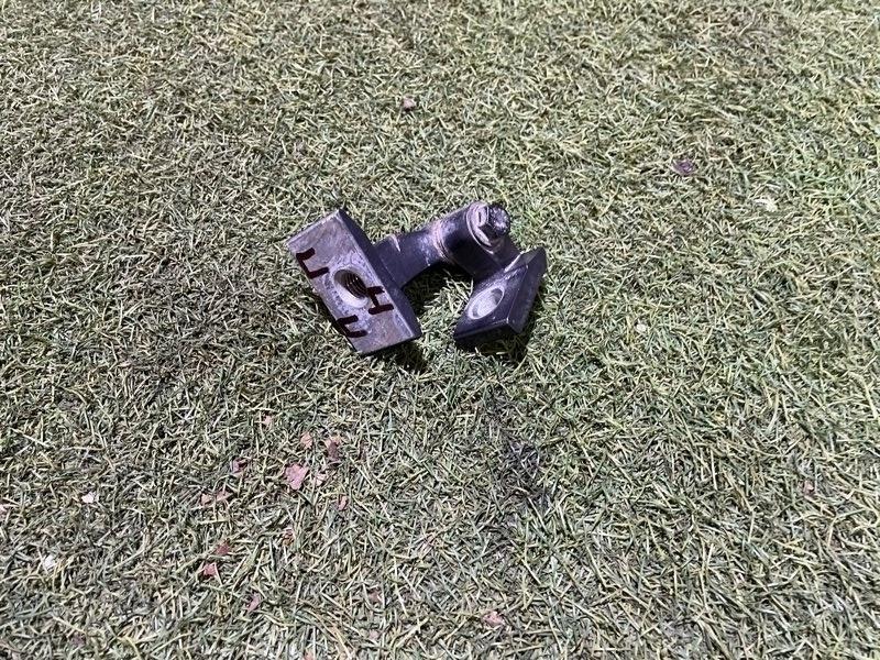 Петля двери передней правой верхняя