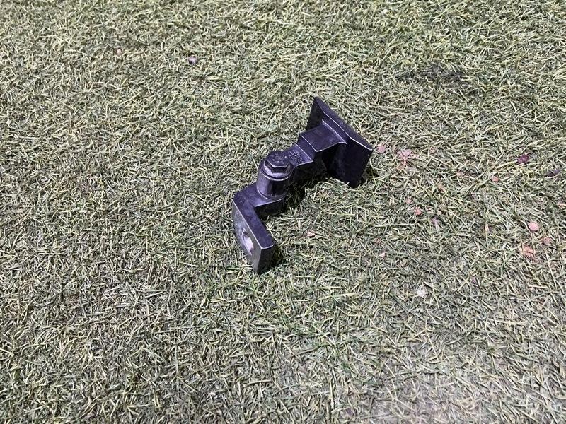 Петля двери задней правой верхняя