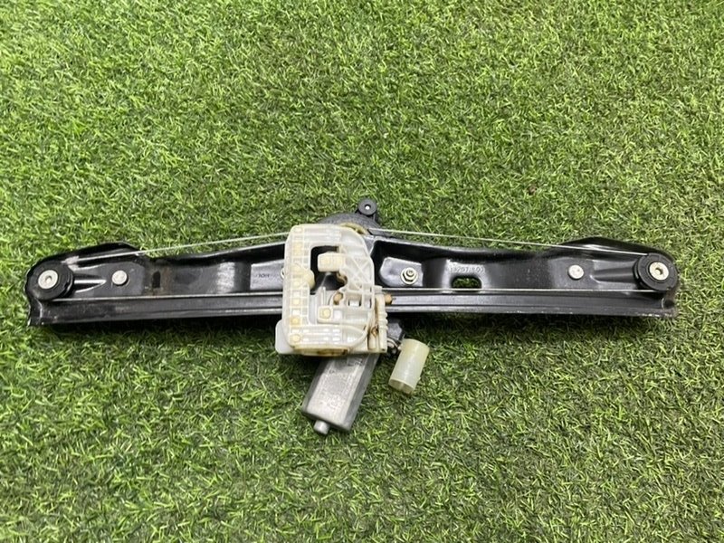 Стеклоподъемник электр. задний правый