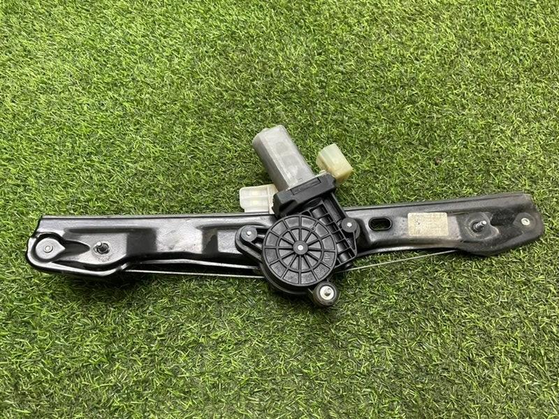 Стеклоподъемник электр. задний правый