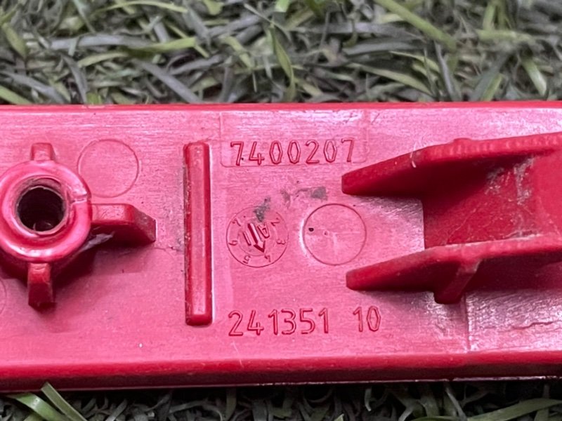 Отражатель в бампер задний левый