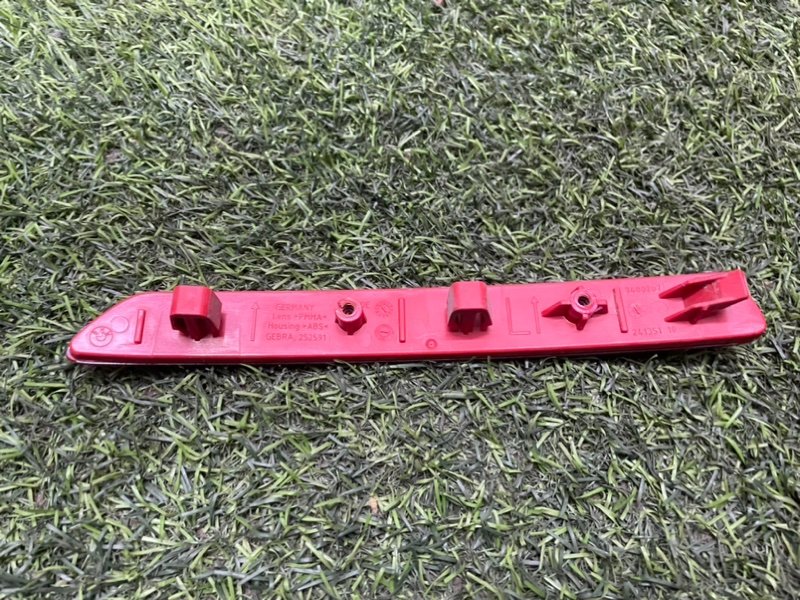 Отражатель в бампер задний левый