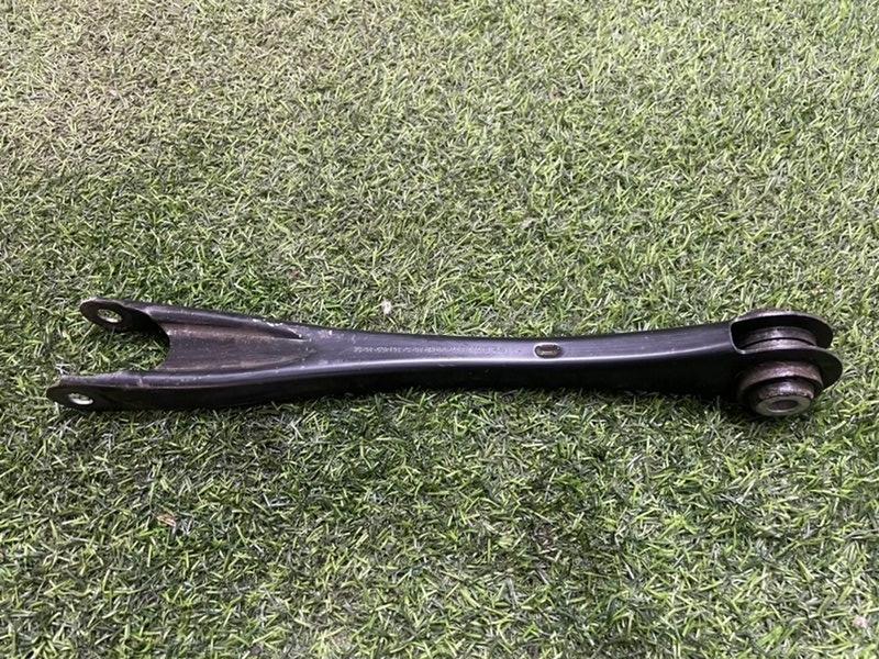 Рычаг задний