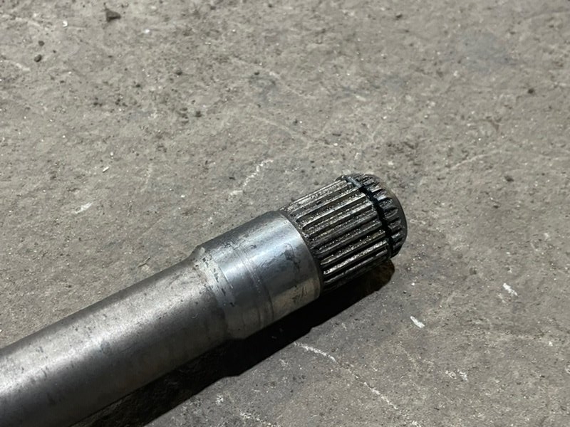 Полуось передняя правая