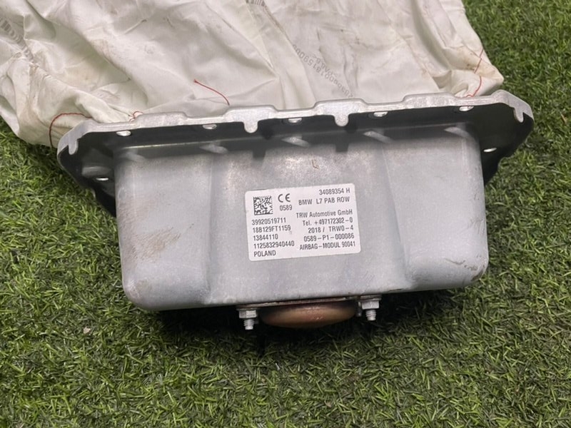 Подушка безопасности пассажирская (в торпедо)