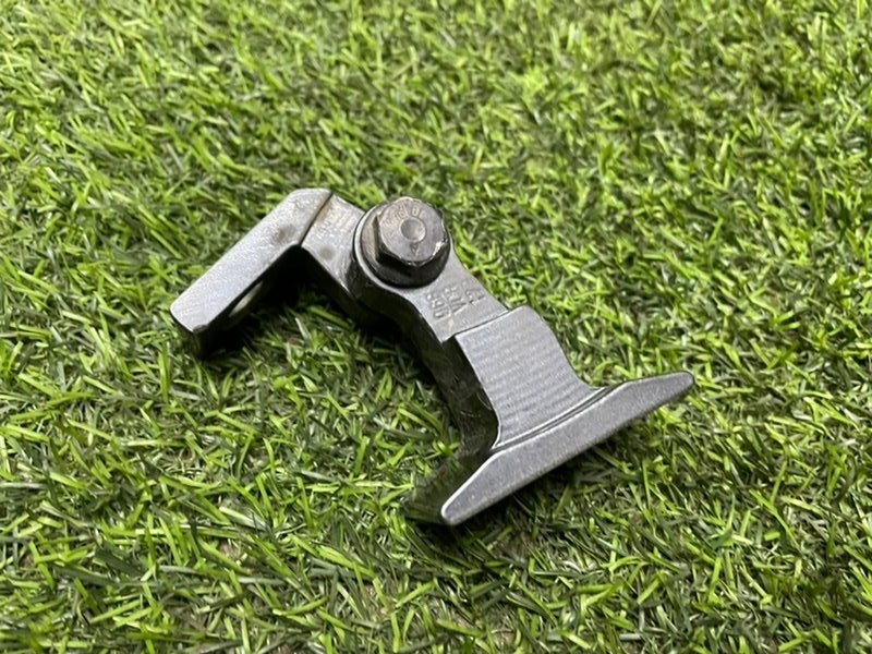 Петля двери