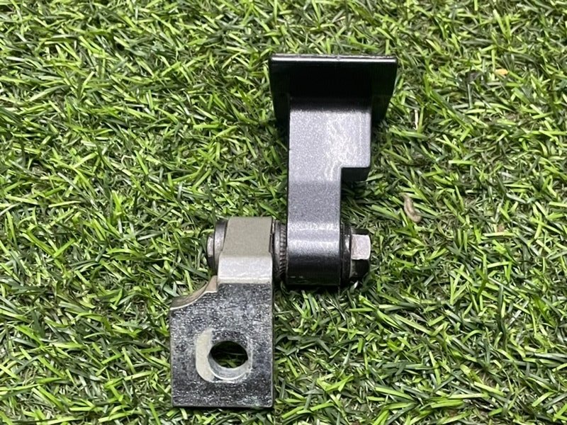 Петля двери задней правой верхняя