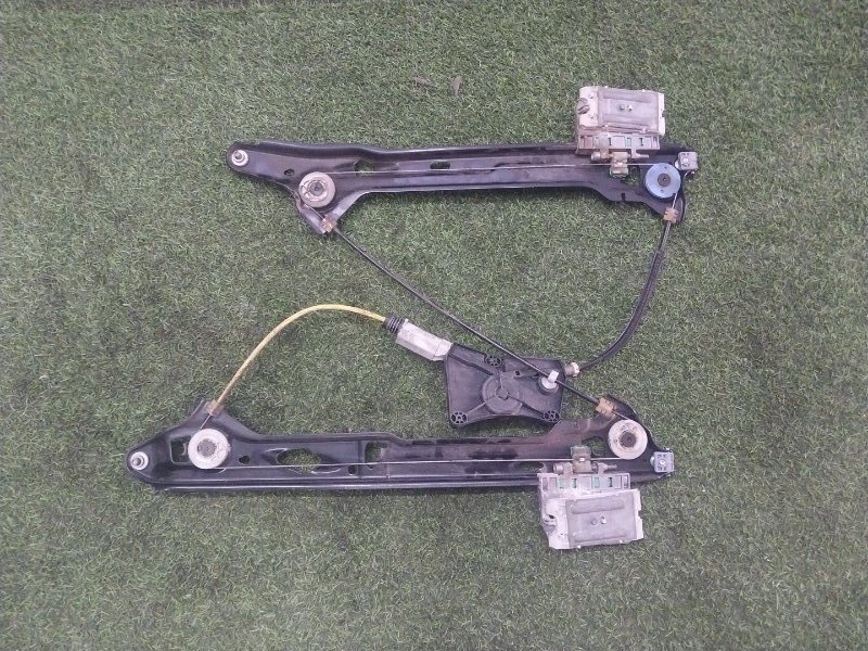 Стеклоподъемник электр. задний правый