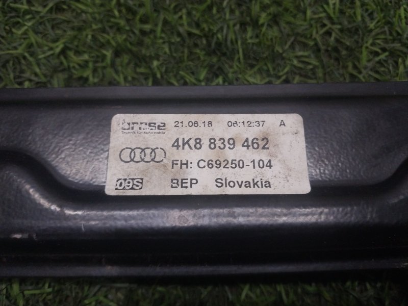 Стеклоподъемник электр. задний правый