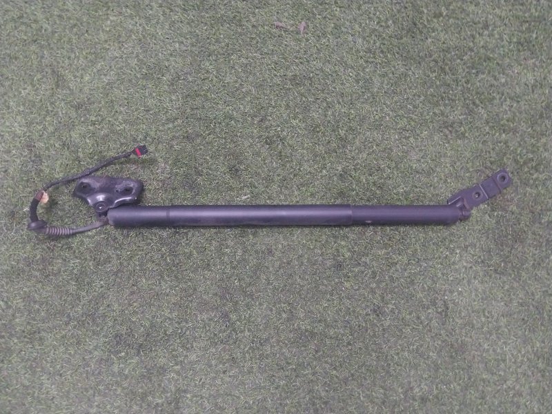 Амортизатор крышки багажника