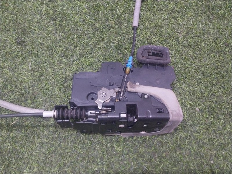 Замок двери задней правой