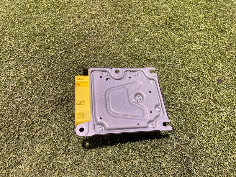 Блок управления подушек безопасности (AIR BAG)