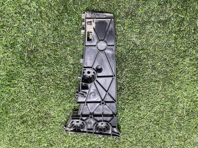 Кронштейн заднего бампера правый