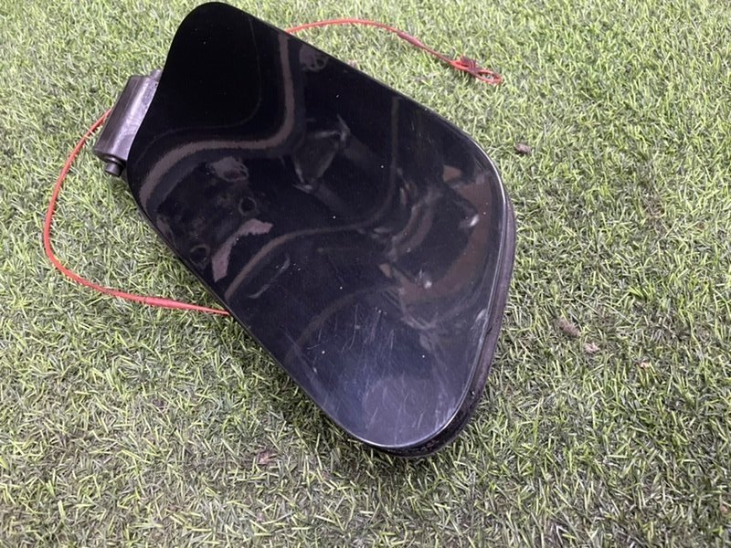 Лючок бензобака