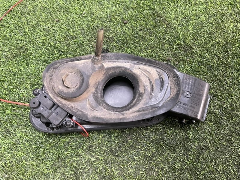 Лючок бензобака