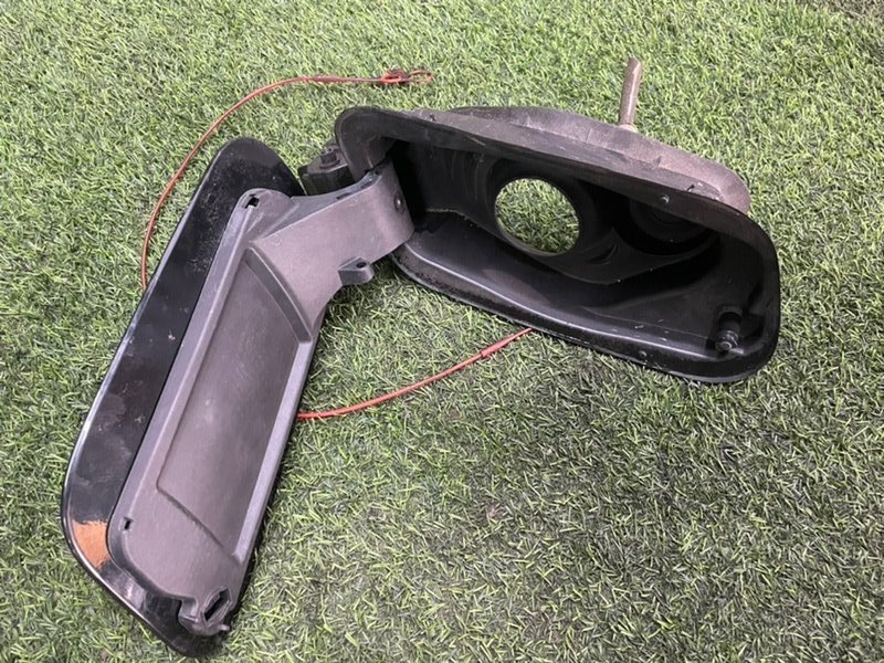 Лючок бензобака