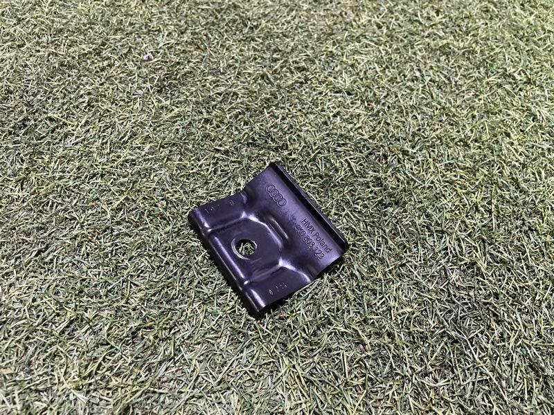 Крепление АКБ (корпус/подставка)