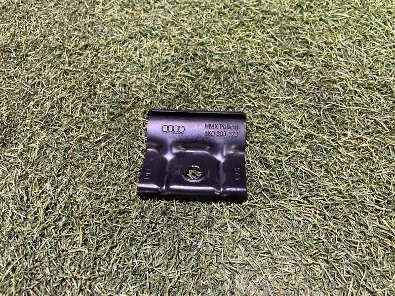 Крепление АКБ (корпус/подставка)