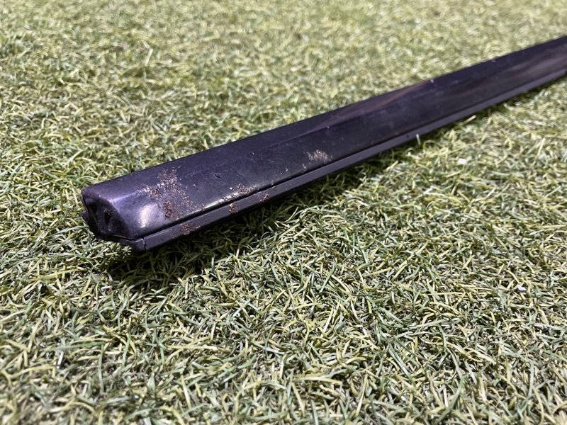 Накладка стекла заднего левого