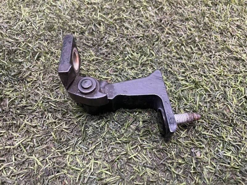 Петля двери задней правой верхняя