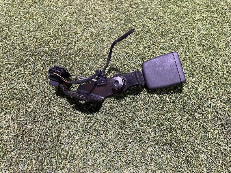 Ответная часть ремня безопасности