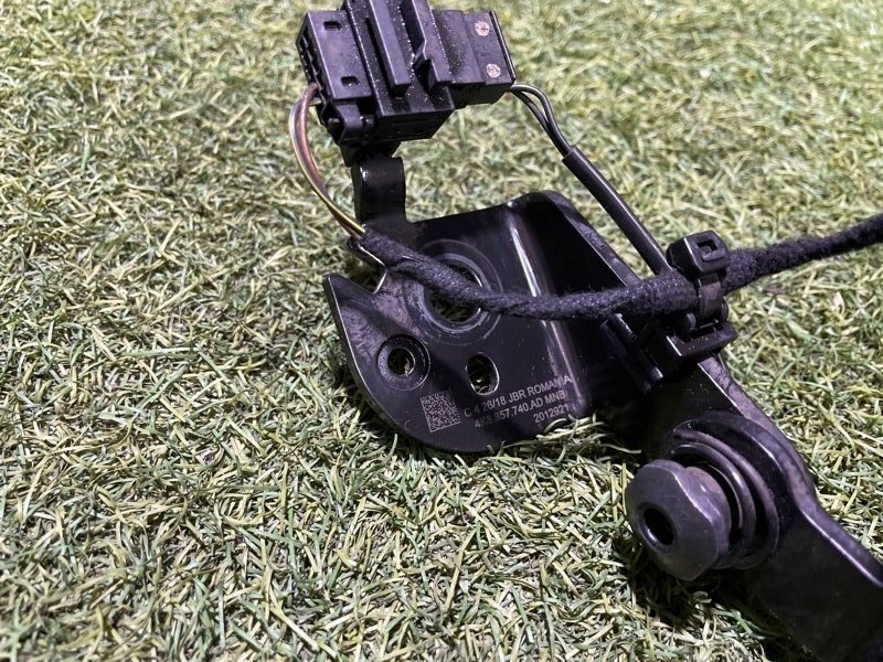 Ответная часть ремня безопасности