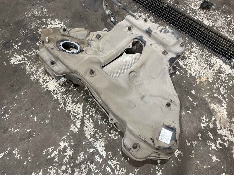 Бак топливный