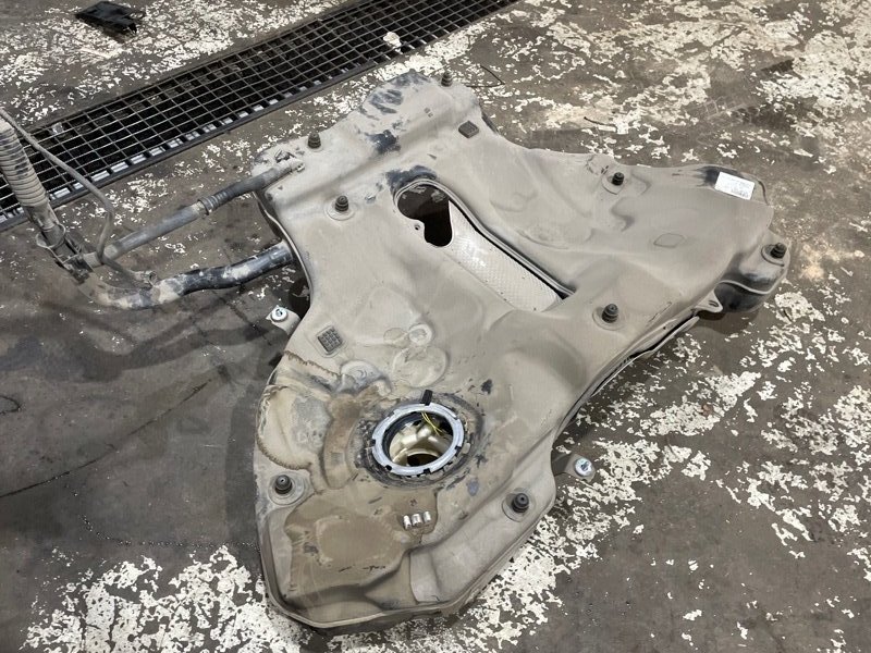 Бак топливный