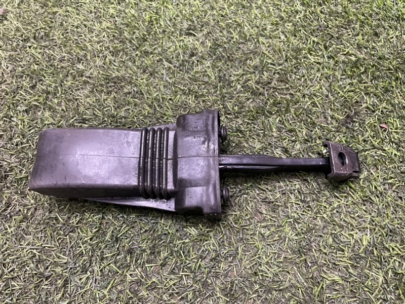 Ограничитель двери