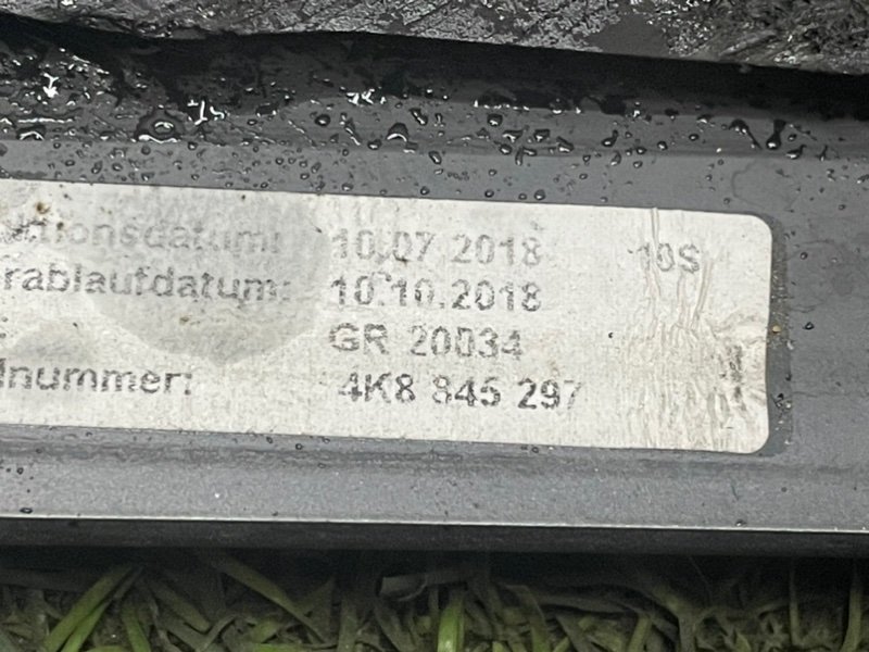 Стекло двери задней левой (форточка)