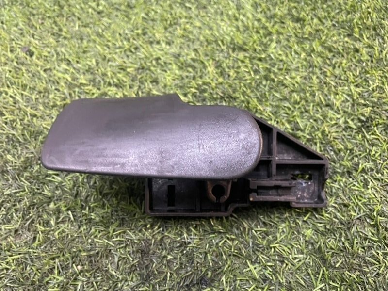 Ручка открывания капота