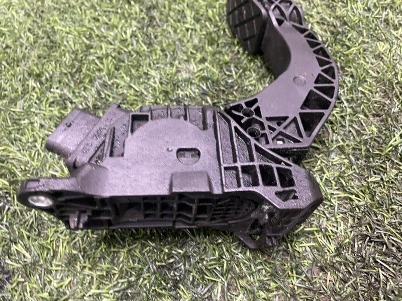 Педаль газа