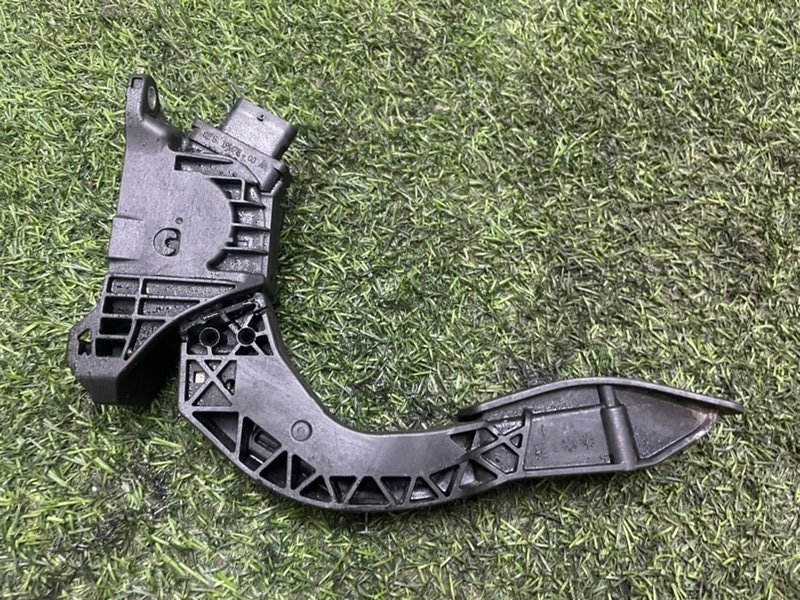 Педаль газа