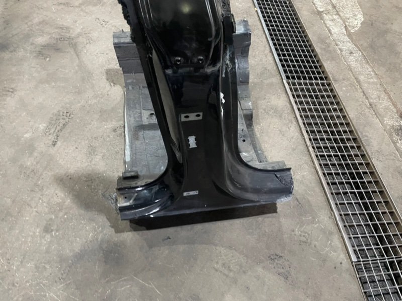 Кузовной элемент