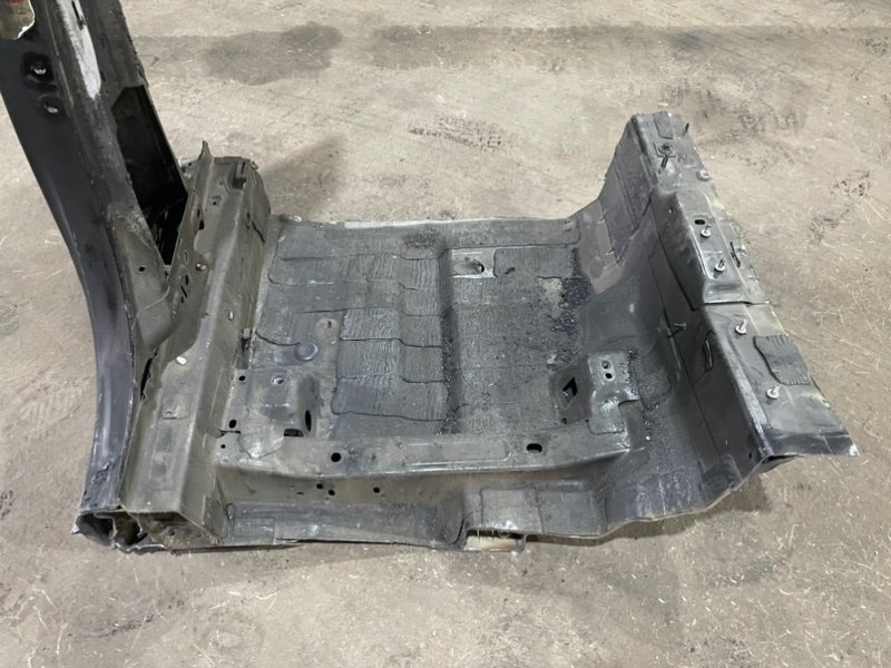 Кузовной элемент