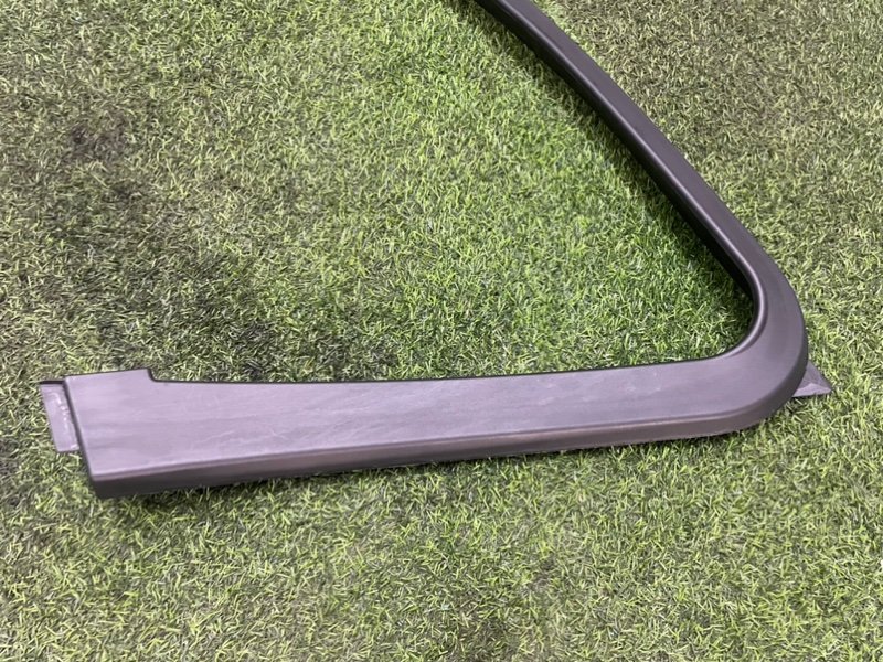 Накладка двери передней правой