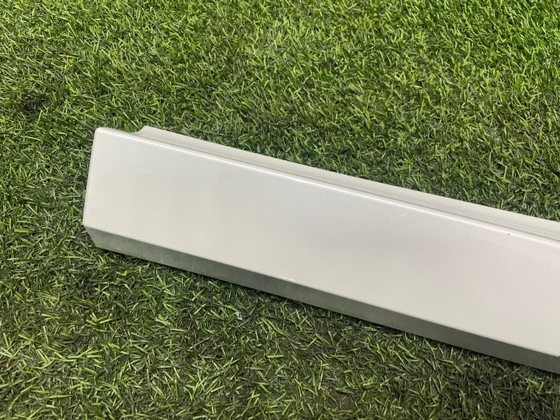 Молдинг задней левой двери